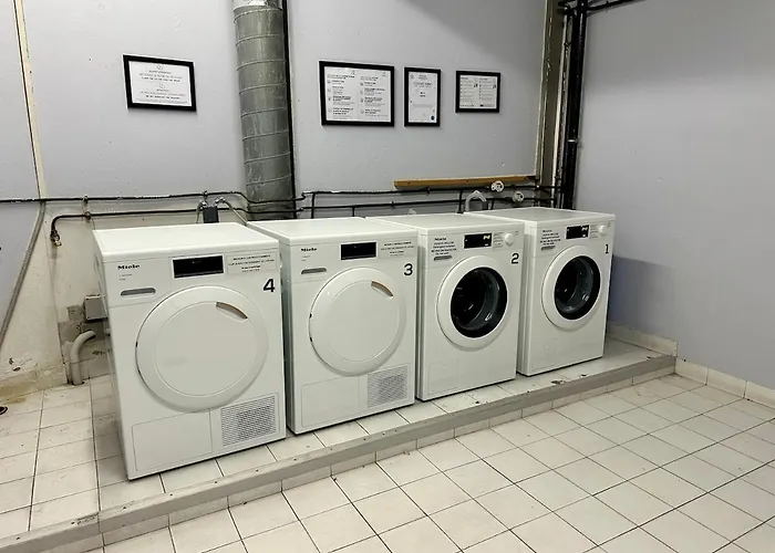 902 - Floor With Ac דירה מנטון