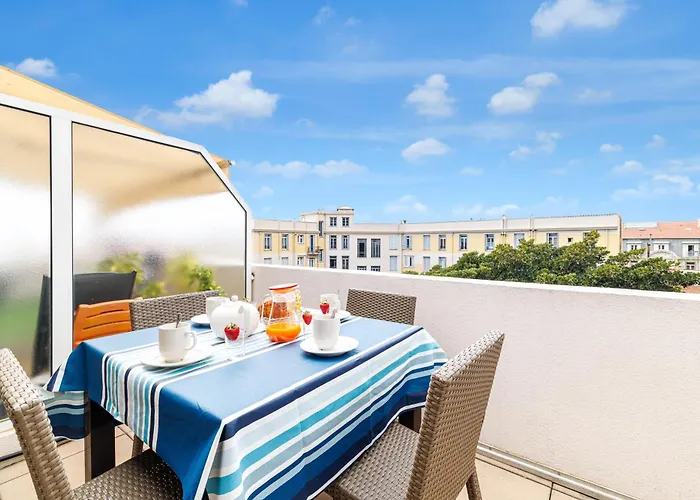 902 - Floor With Ac דירה מנטון