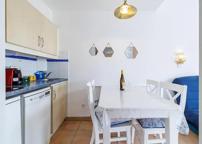 902 - Floor With Ac דירה מנטון