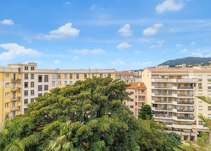 902 - Floor With Ac *